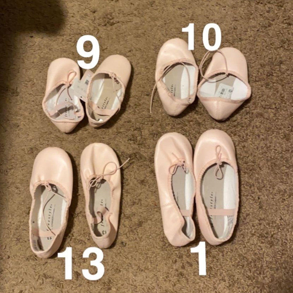 Freestyle A DANSKIN Company pink ballet shoes